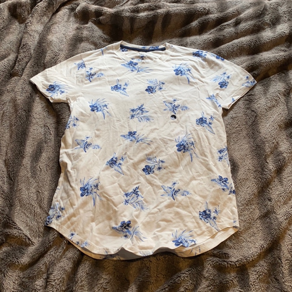 Hollister t-shirt